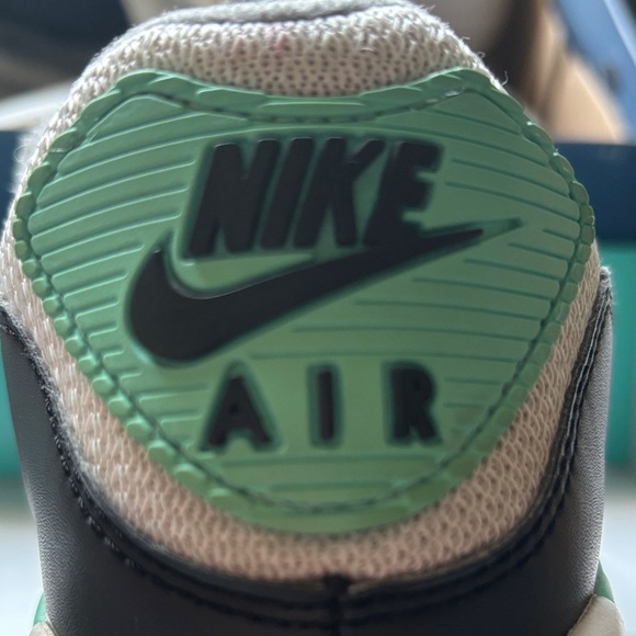 Nike Air Max 90 Sneakers in White Particle Grey & Hyper Turquoise GUC - Picture 2 of 9